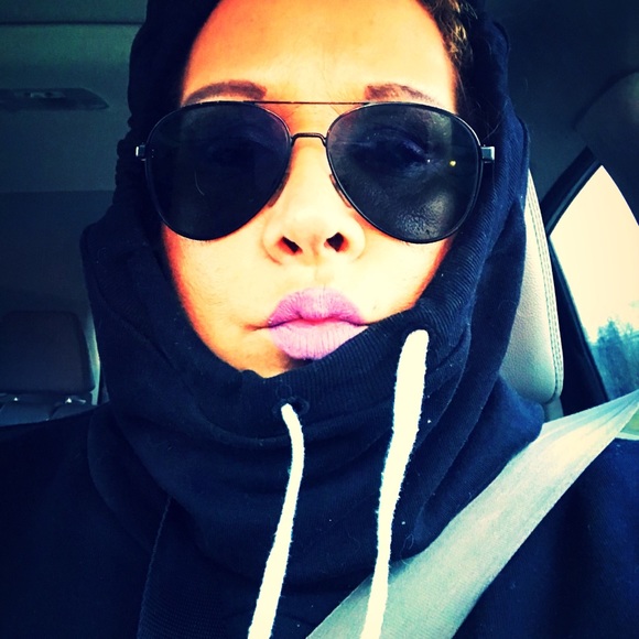 Meet your Posher, Suzanne - Picture 1 of 3